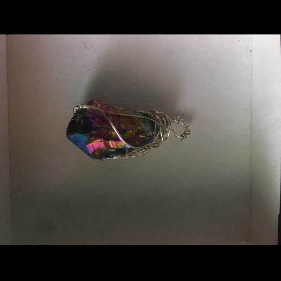 Handmade wire wrapped necklace - Picture 4 of 6